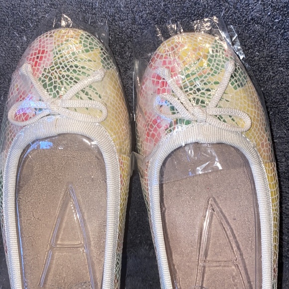 NWOT Aerosoles Ladies Multi Colored Shoes Size 6.5 W - Picture 3 of 10